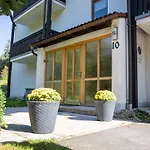 Mit Zwei Schlafzimmern Und Balkon By Interhome Weißenstadt